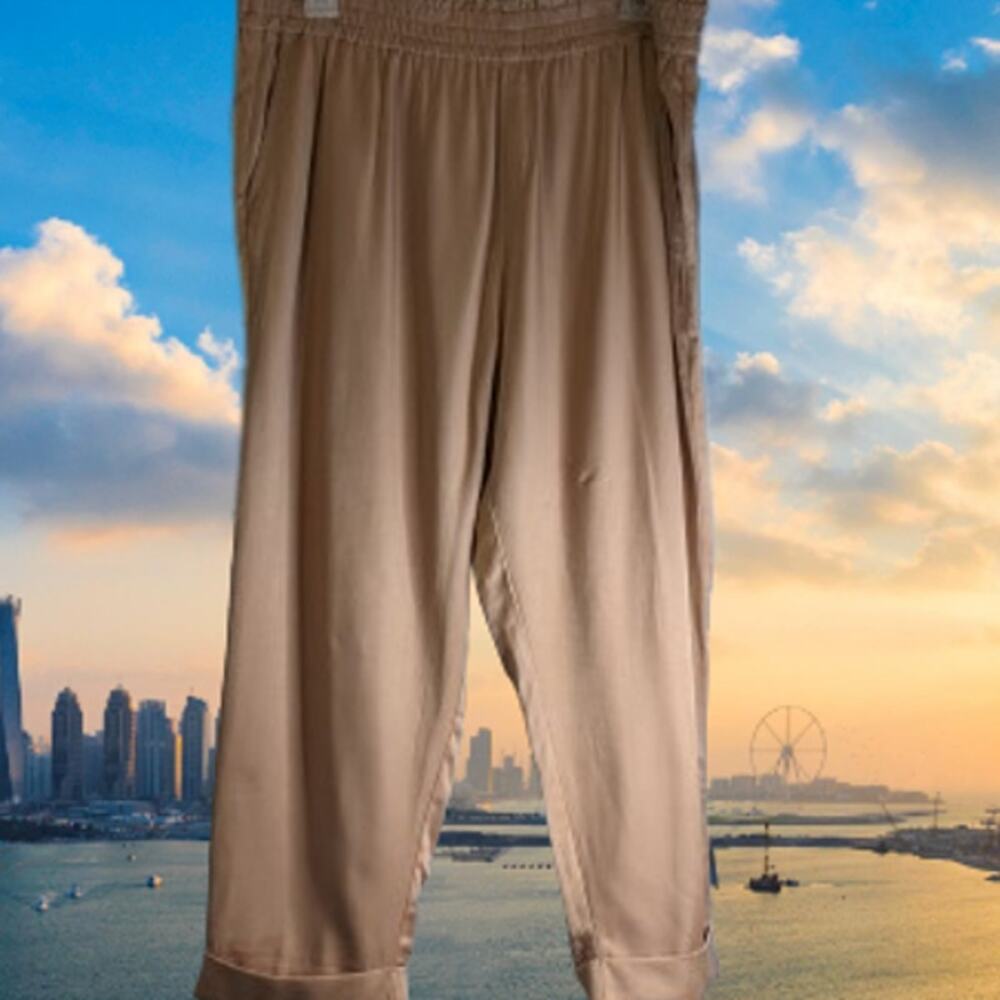 Soft Surroundings Large peach capri. Poly blend cuffed hem. Work, travel, party